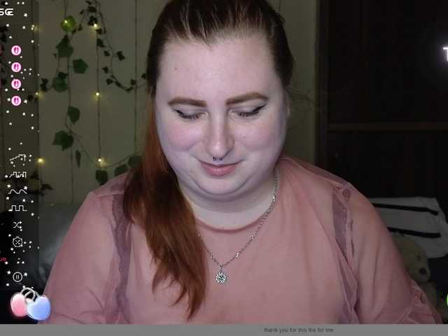 Aliciaredluv's BongaCams show and profile