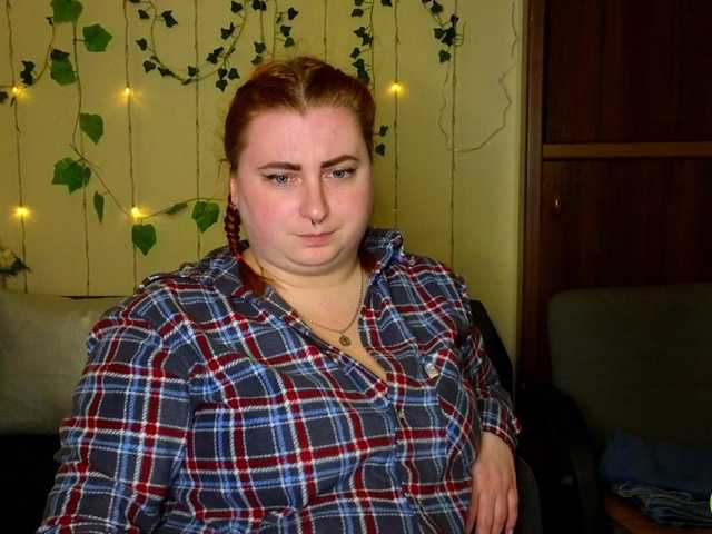 Aliciaredluv's BongaCams show and profile