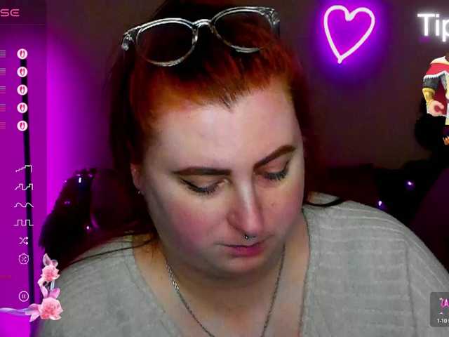 Aliciaredluv's BongaCams show and profile