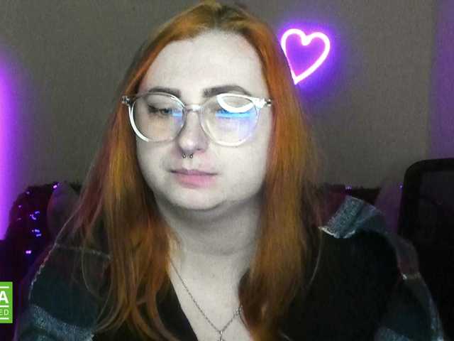 Aliciaredluv's BongaCams show and profile