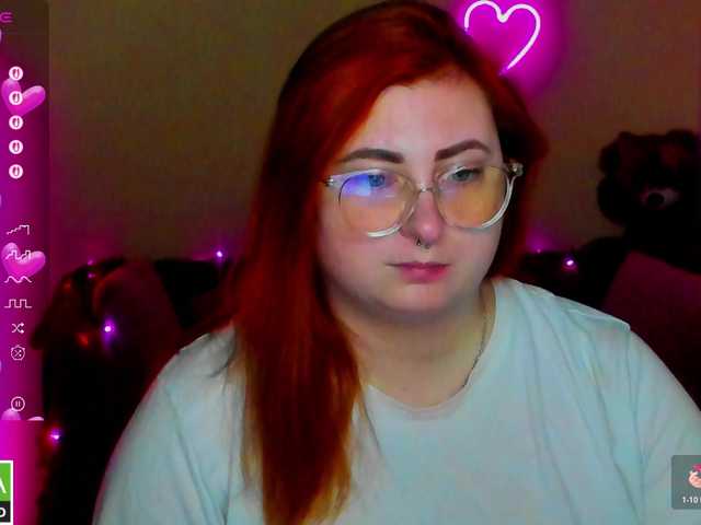 Aliciaredluv's BongaCams show and profile