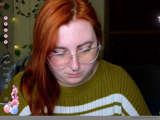 Aliciaredluv's BongaCams show and profile