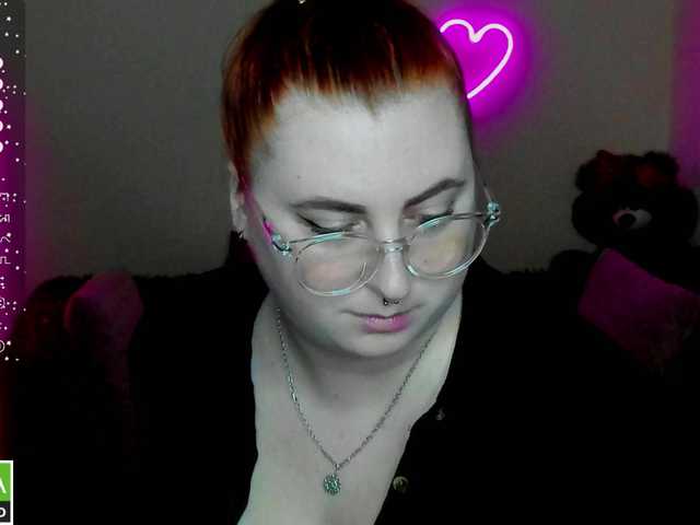 Aliciaredluv's BongaCams show and profile