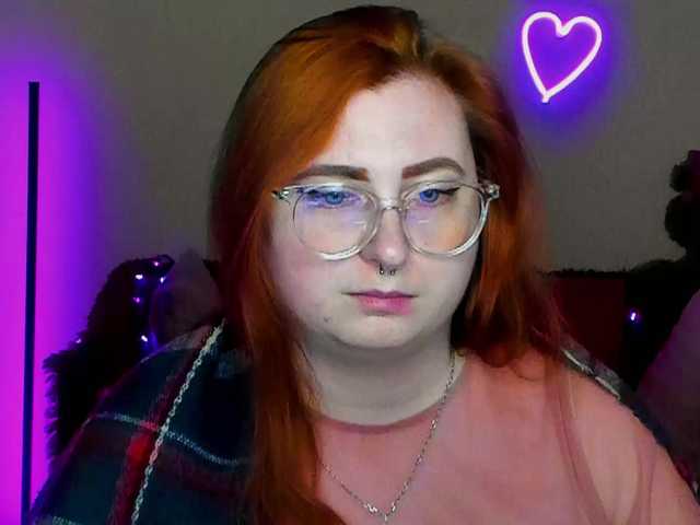 Aliciaredluv's BongaCams show and profile