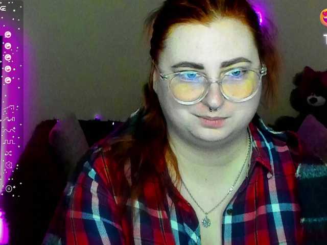 Aliciaredluv from BongaCams is Freechat