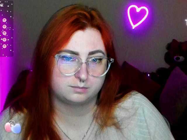 Aliciaredluv's BongaCams show and profile