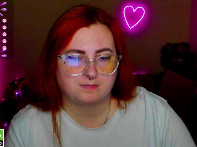 Aliciaredluv's BongaCams show and profile