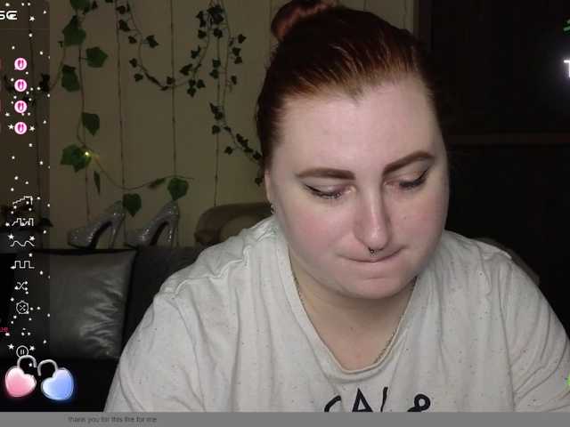 Aliciaredluv's BongaCams show and profile