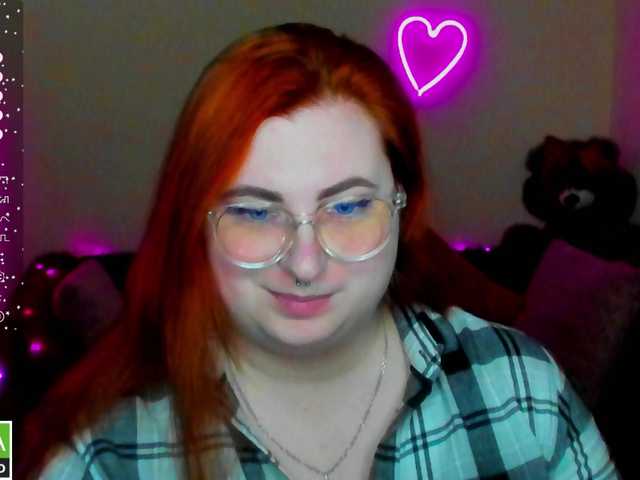 Aliciaredluv's BongaCams show and profile