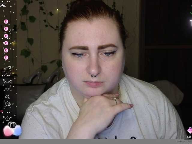 Aliciaredluv's BongaCams show and profile