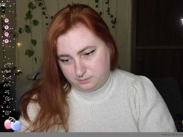 Aliciaredluv's BongaCams show and profile