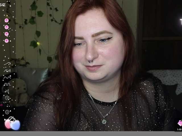 Aliciaredluv's BongaCams show and profile