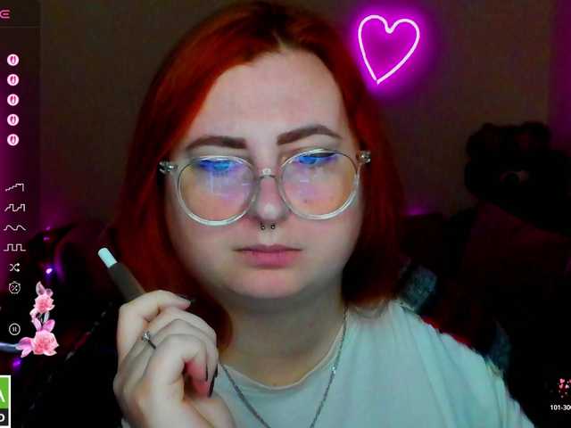 Aliciaredluv's BongaCams show and profile