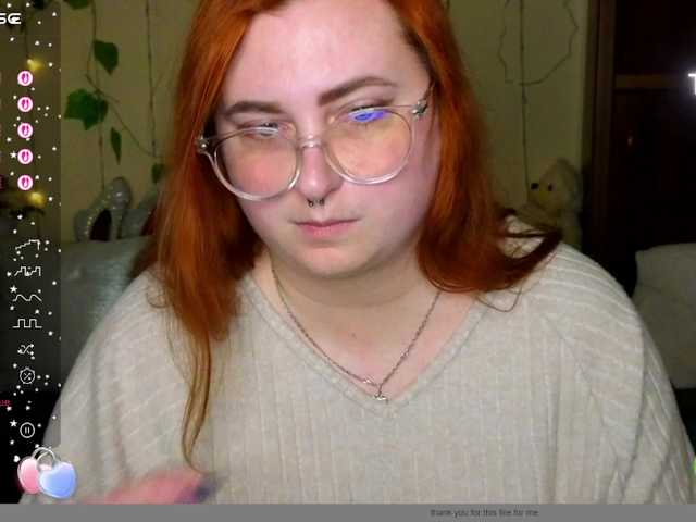 Aliciaredluv's BongaCams show and profile