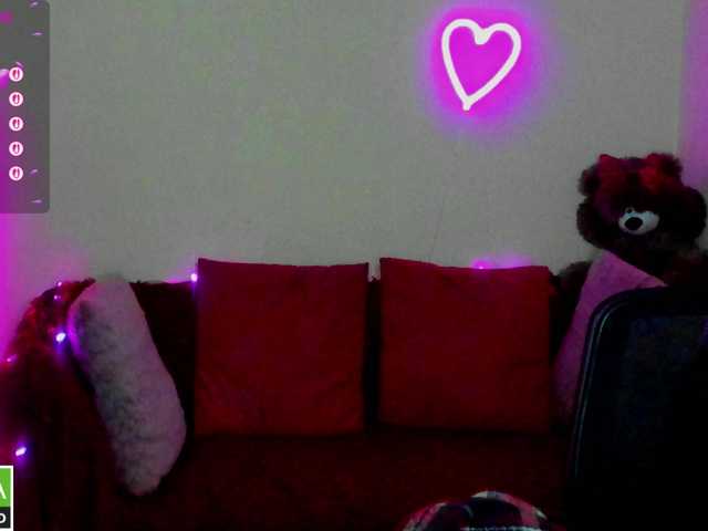 Aliciaredluv's BongaCams show and profile