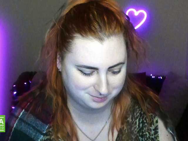 Aliciaredluv's BongaCams show and profile