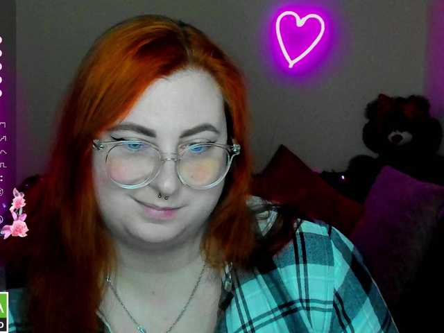 Aliciaredluv's BongaCams show and profile