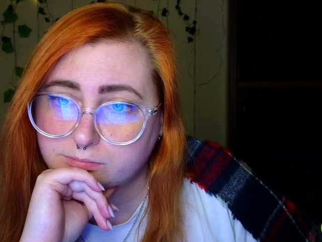 Aliciaredluv's BongaCams show and profile