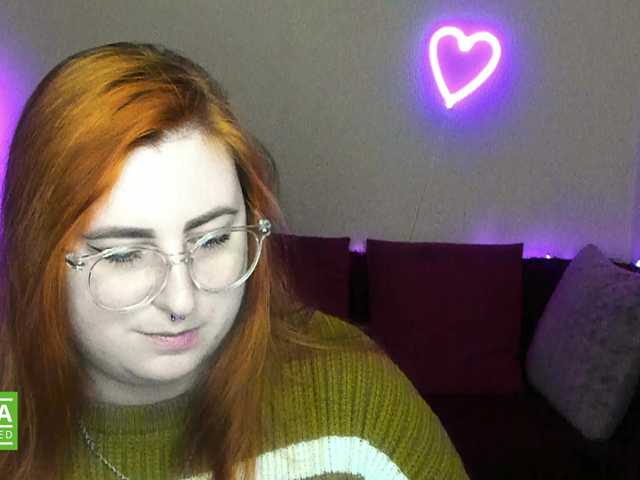 Aliciaredluv's BongaCams show and profile