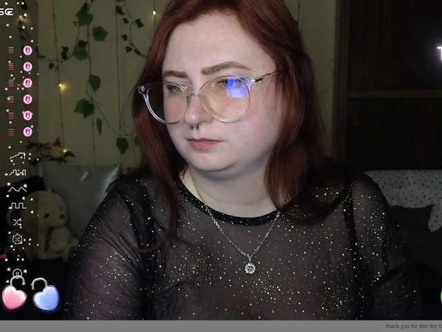 Aliciaredluv's BongaCams show and profile