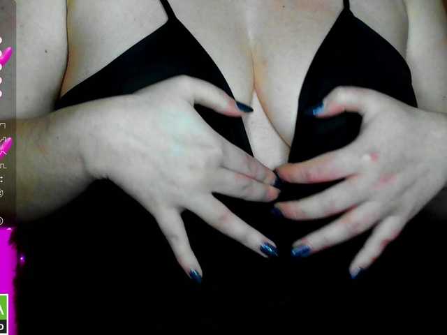 Aliciaredluv's BongaCams show and profile