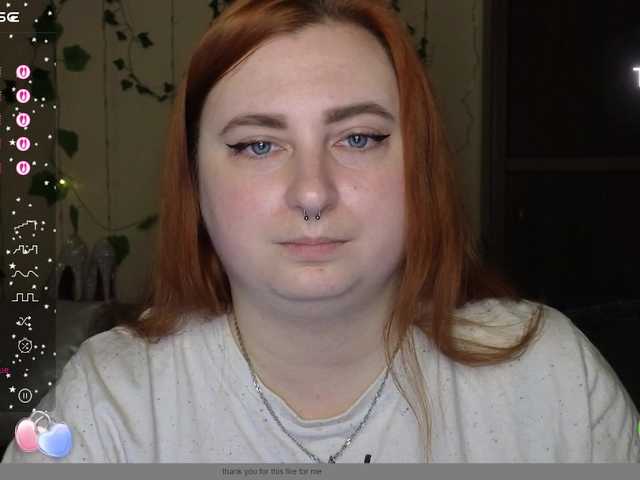 Aliciaredluv's BongaCams show and profile