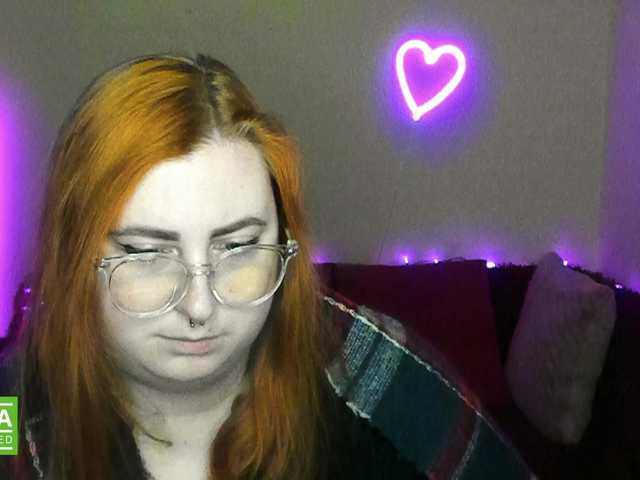 Aliciaredluv's BongaCams show and profile