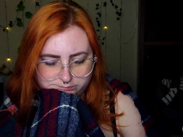 Aliciaredluv's BongaCams show and profile