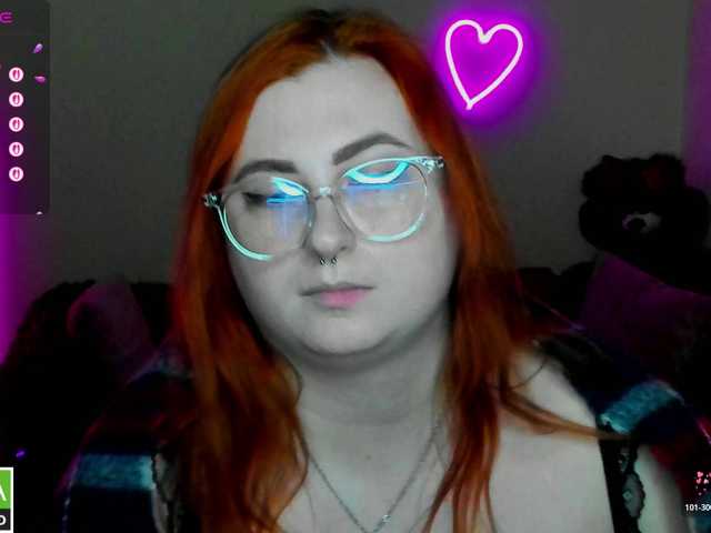 Aliciaredluv's BongaCams show and profile