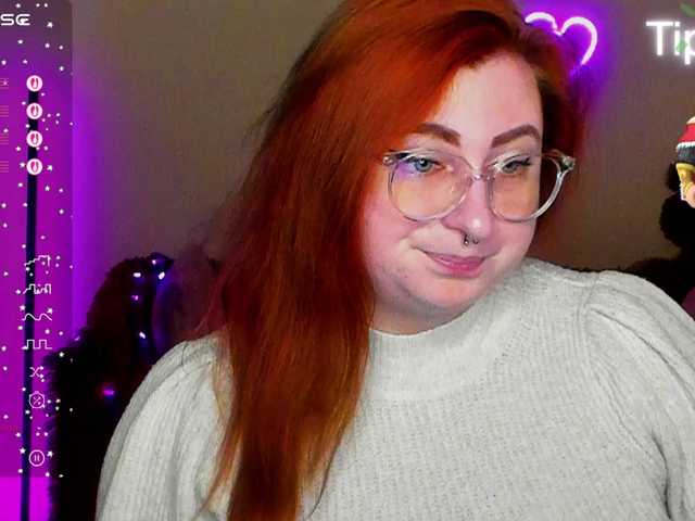 Aliciaredluv's BongaCams show and profile