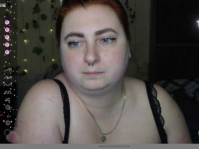 Aliciaredluv's BongaCams show and profile