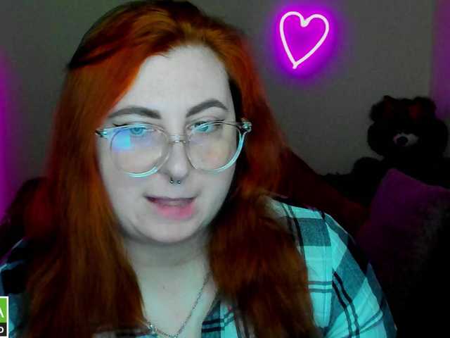 Aliciaredluv's BongaCams show and profile