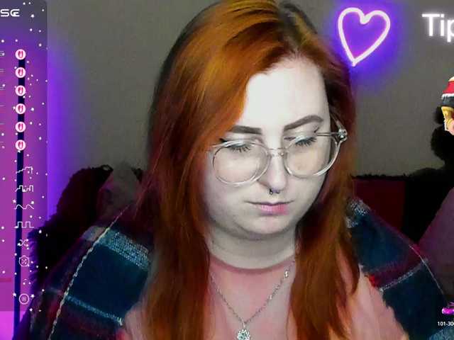 Aliciaredluv's BongaCams show and profile