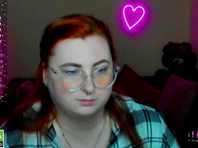 Aliciaredluv's BongaCams show and profile