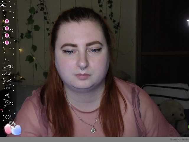 Aliciaredluv's BongaCams show and profile