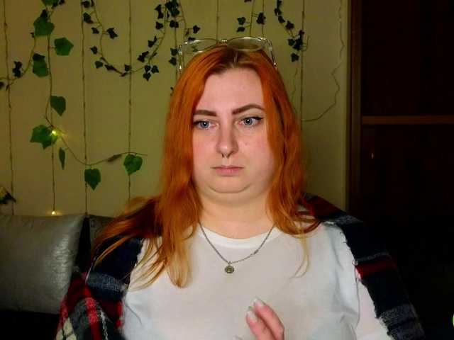 Aliciaredluv's BongaCams show and profile