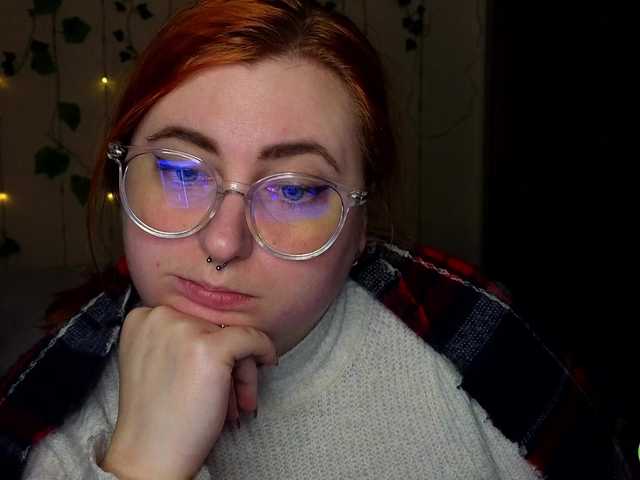 Aliciaredluv's BongaCams show and profile