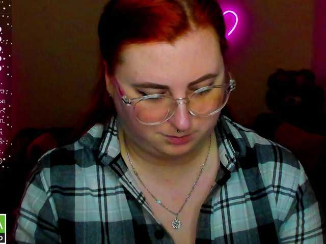 Aliciaredluv's BongaCams show and profile