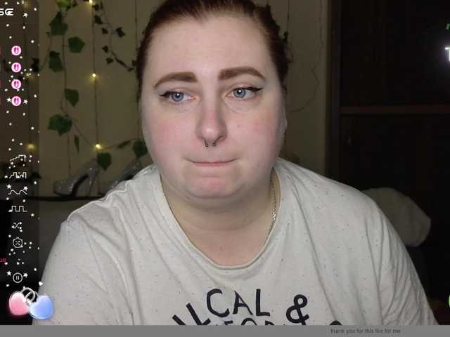 Aliciaredluv's BongaCams show and profile