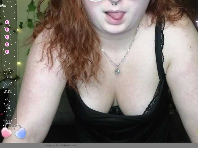 Aliciaredluv's BongaCams show and profile