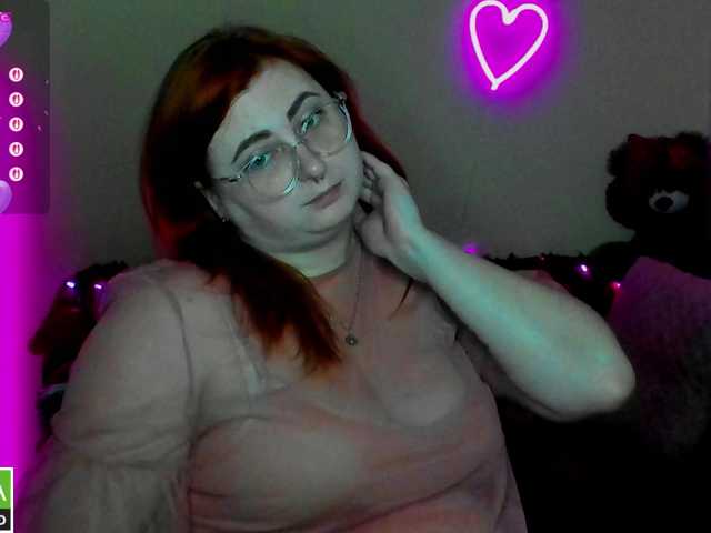 Aliciaredluv's BongaCams show and profile