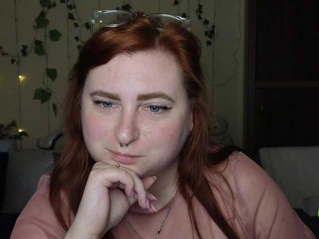 Aliciaredluv live cam profile