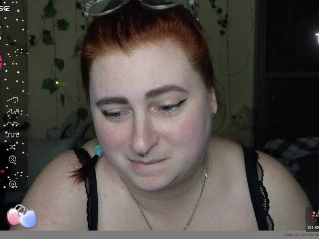 Aliciaredluv's BongaCams show and profile