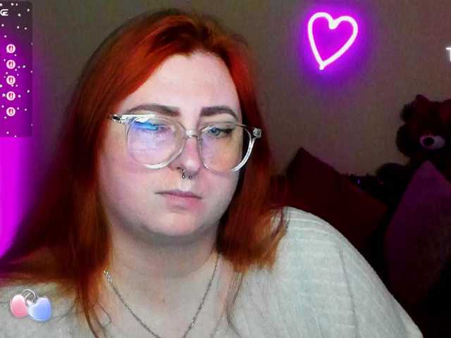 Aliciaredluv's BongaCams show and profile