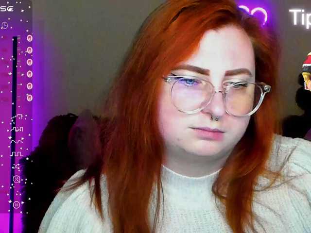 Aliciaredluv's BongaCams show and profile