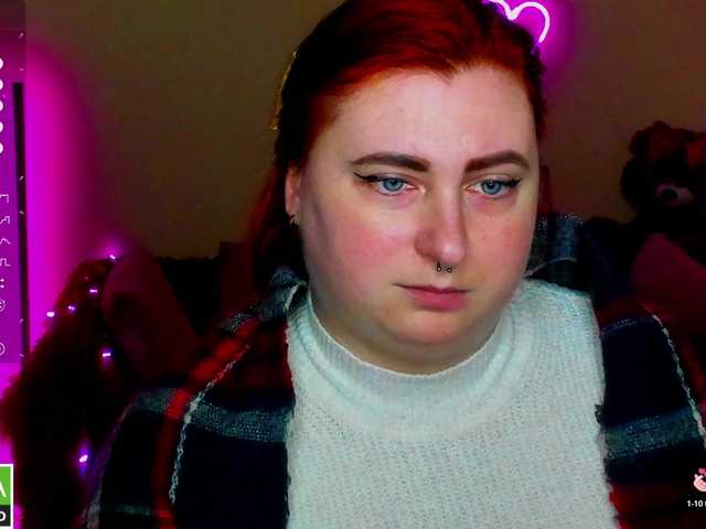 Aliciaredluv's BongaCams show and profile