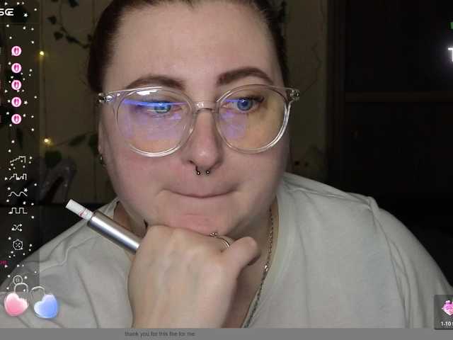 Aliciaredluv's BongaCams show and profile