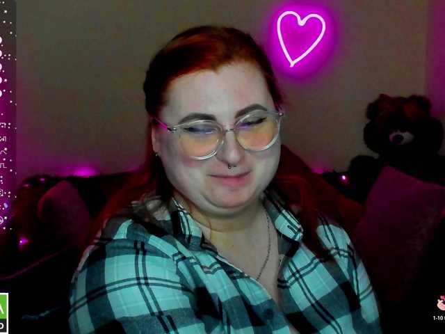 Aliciaredluv's BongaCams show and profile