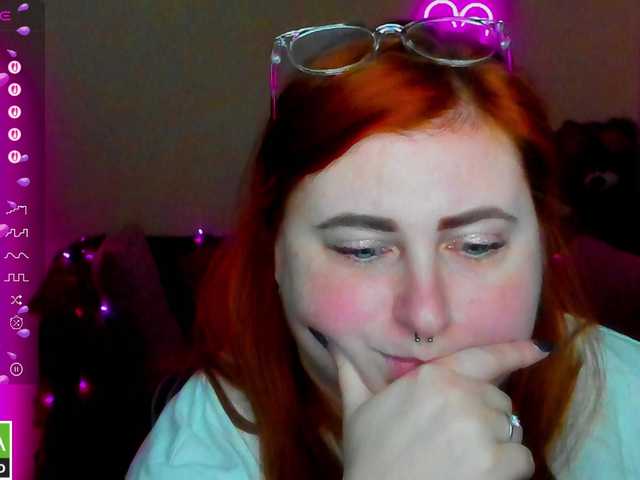 Aliciaredluv Live Cam on BongaCams