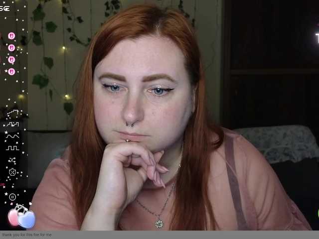 Aliciaredluv's BongaCams show and profile